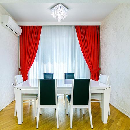 Park Azure Vip Apartment By Baku Housing Екстер'єр фото