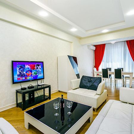 Park Azure Vip Apartment By Baku Housing Екстер'єр фото