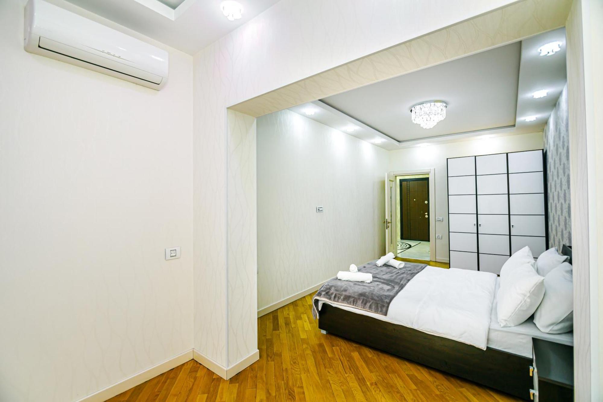 Park Azure Vip Apartment By Baku Housing Екстер'єр фото